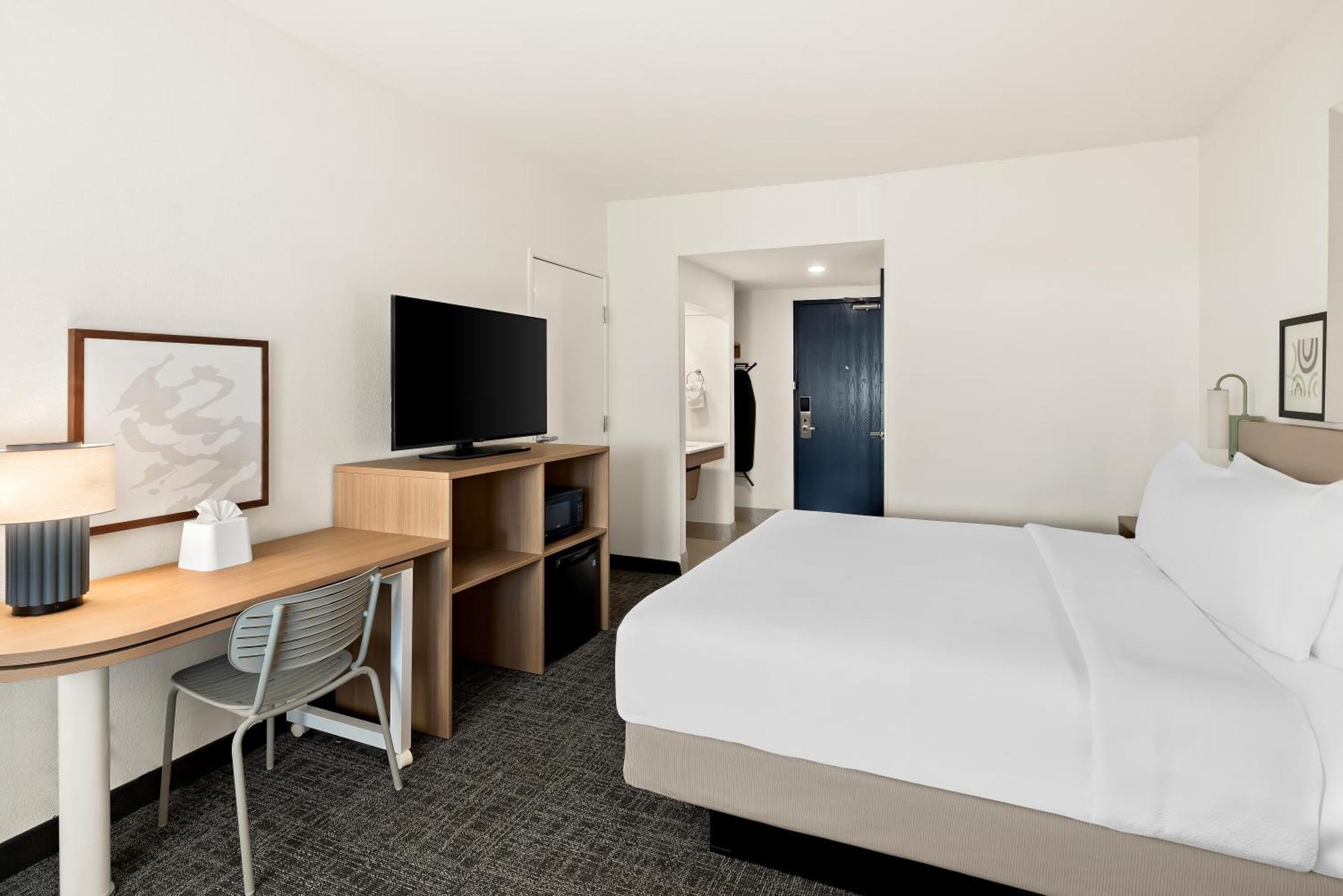 Spark By Hilton Williams Newly Opened 2025 Exterior photo