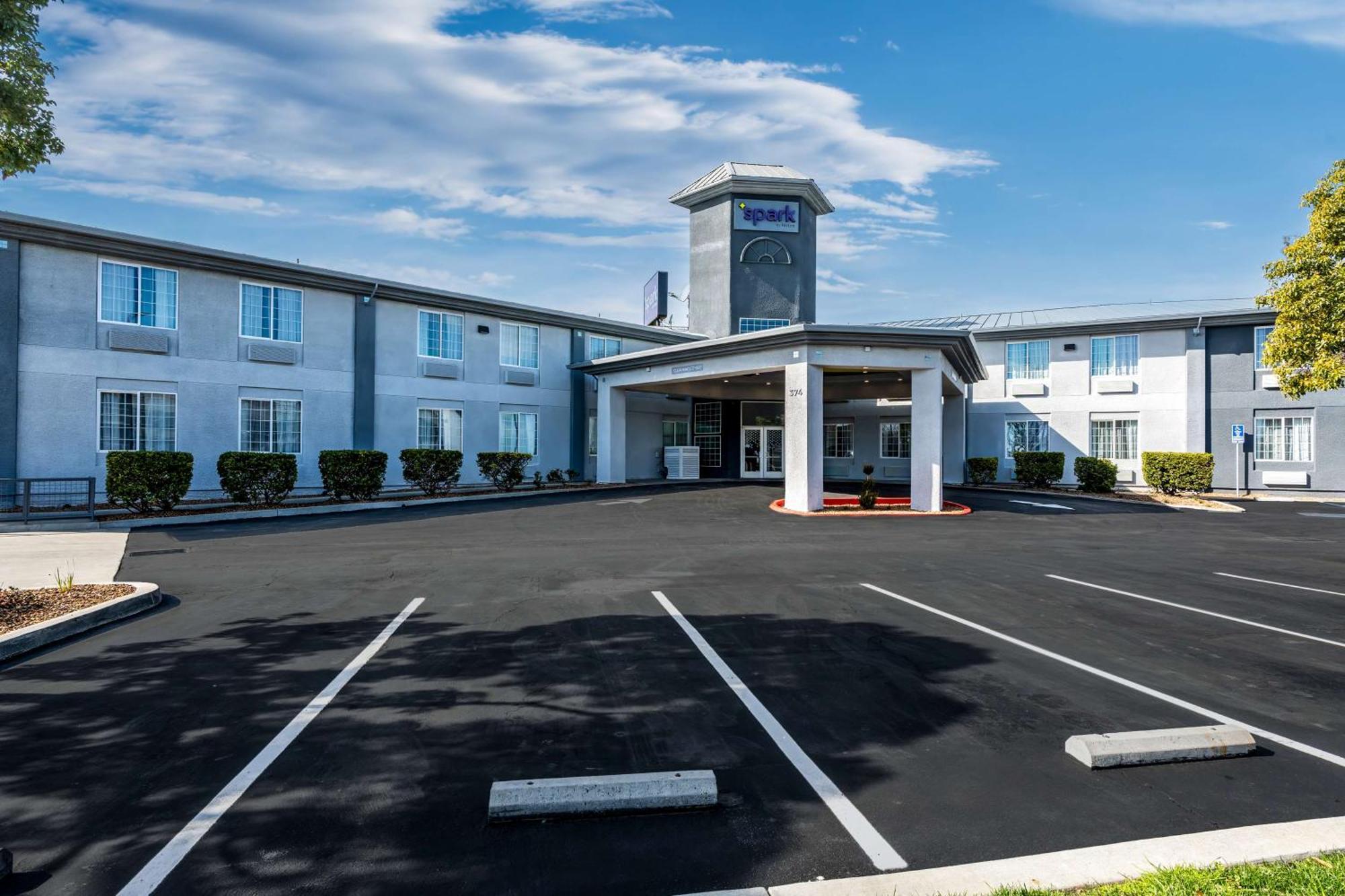 Spark By Hilton Williams Newly Opened 2025 Exterior photo